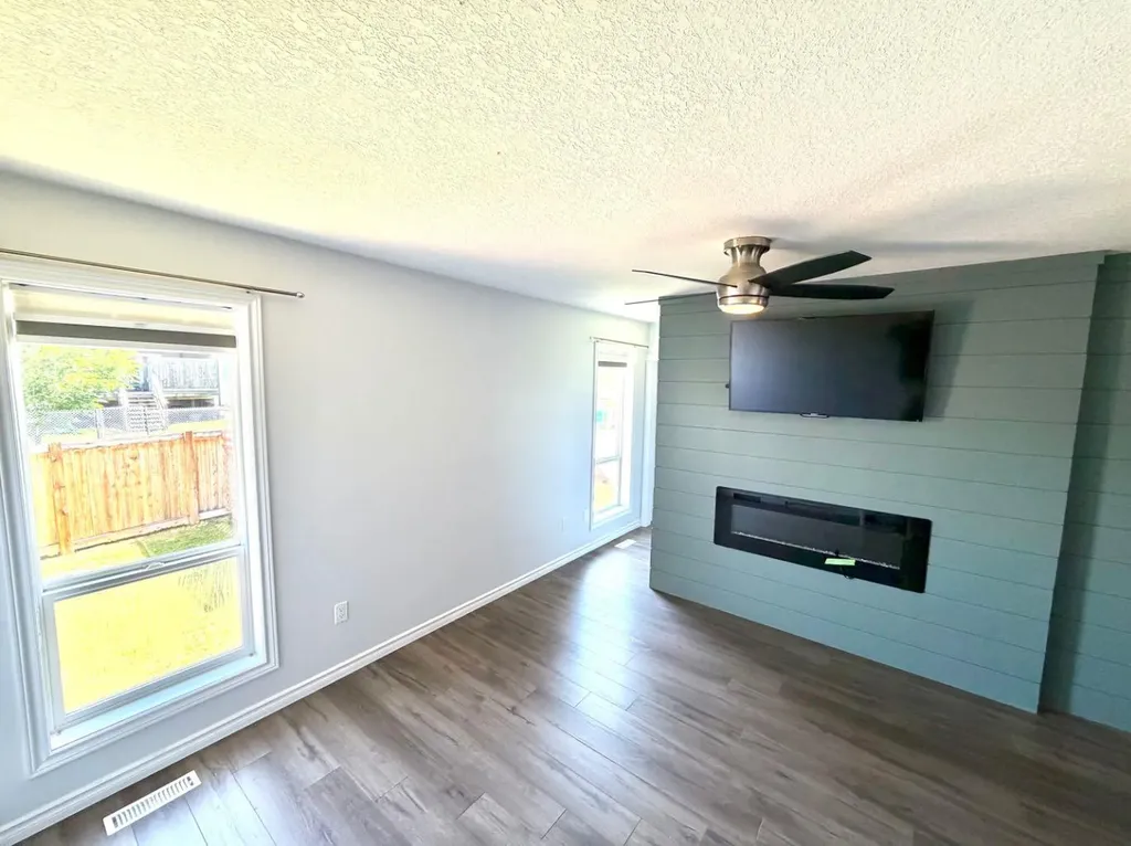 11917 107 Street Grande Prairie AB T8V 7W2