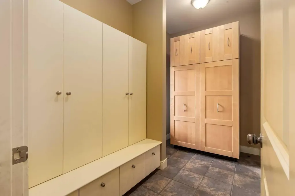 1408 20a Street NW Calgary AB T2N2L3
