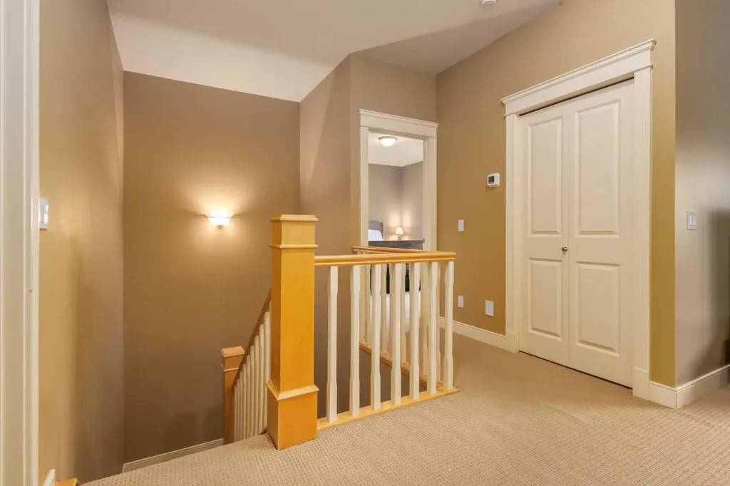1408 20a Street NW Calgary AB T2N2L3