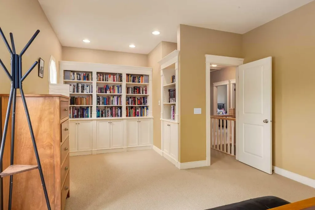 1408 20a Street NW Calgary AB T2N2L3