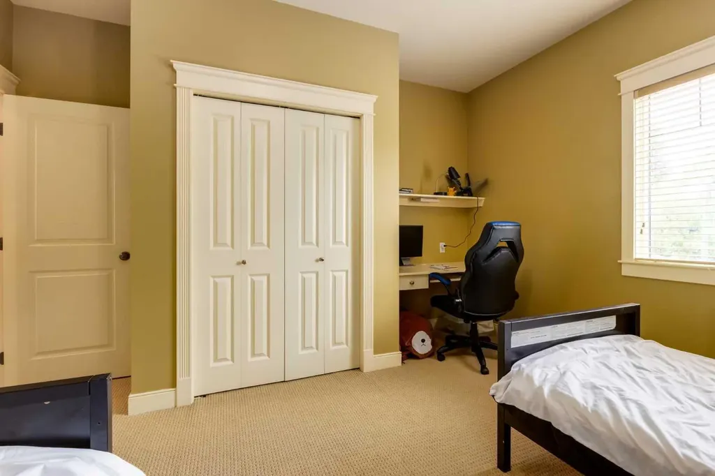 1408 20a Street NW Calgary AB T2N2L3