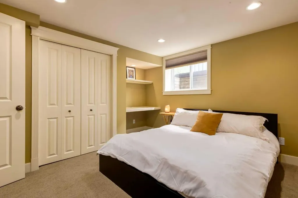 1408 20a Street NW Calgary AB T2N2L3