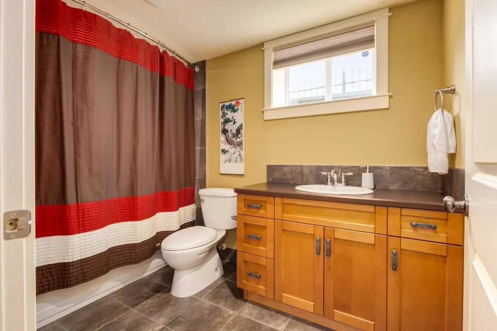 1408 20a Street NW Calgary AB T2N2L3