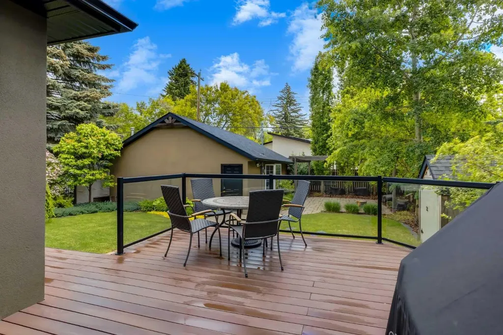 1408 20a Street NW Calgary AB T2N2L3