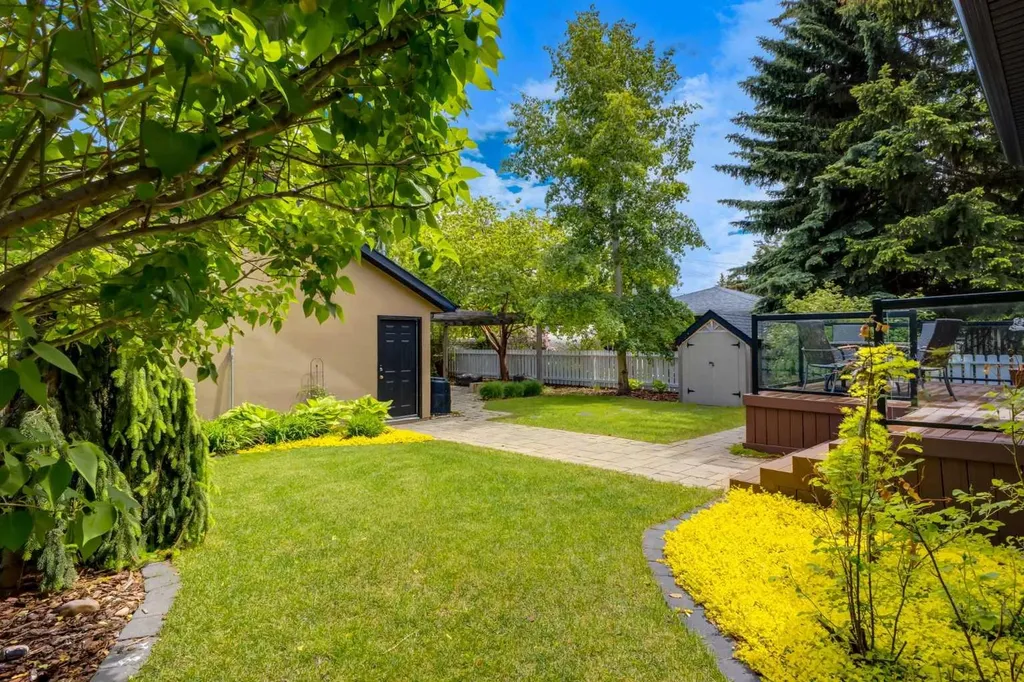1408 20a Street NW Calgary AB T2N2L3