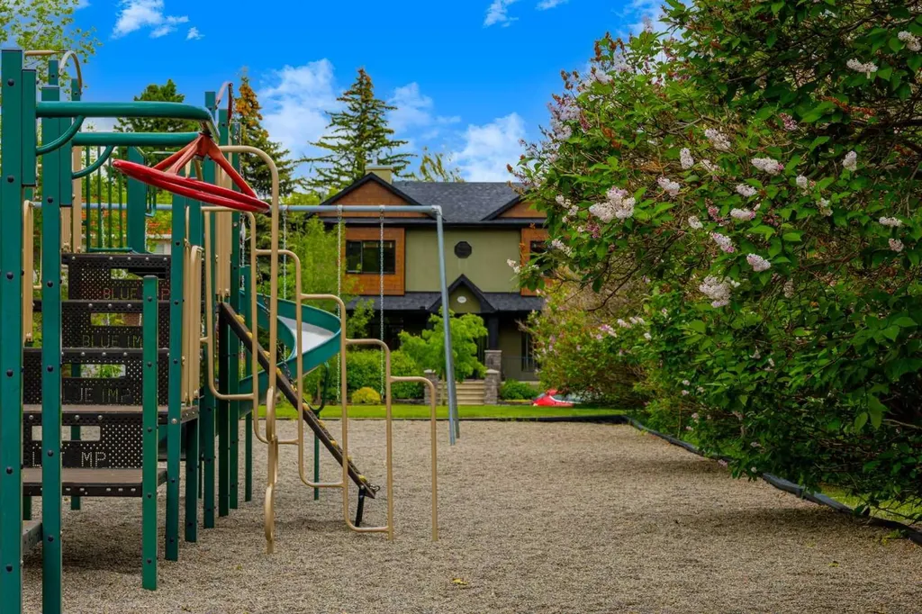 1408 20a Street NW Calgary AB T2N2L3