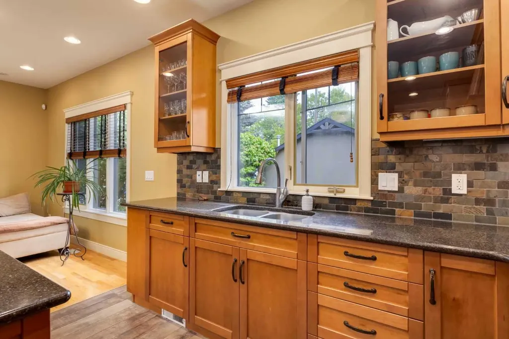 1408 20a Street NW Calgary AB T2N2L3