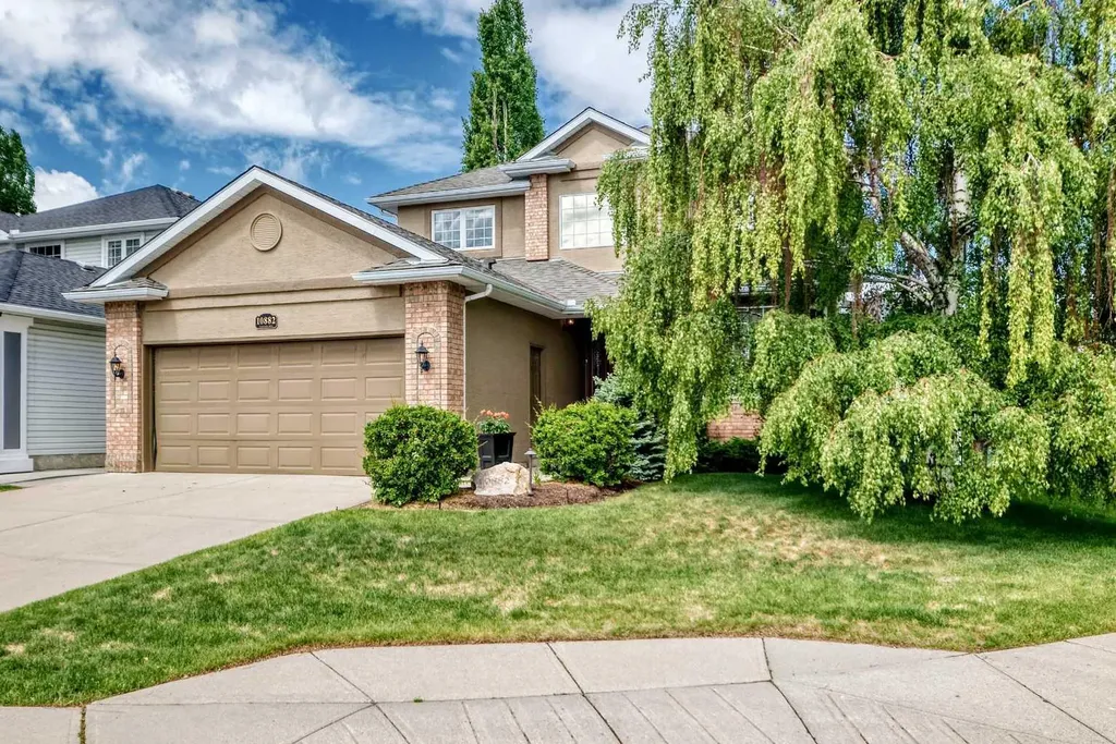 10882 Valley Ridge Drive NW Calgary AB T3B5R1