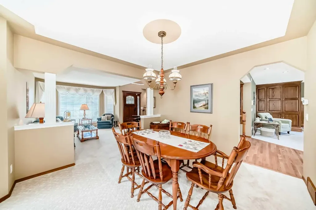 10882 Valley Ridge Drive NW Calgary AB T3B5R1