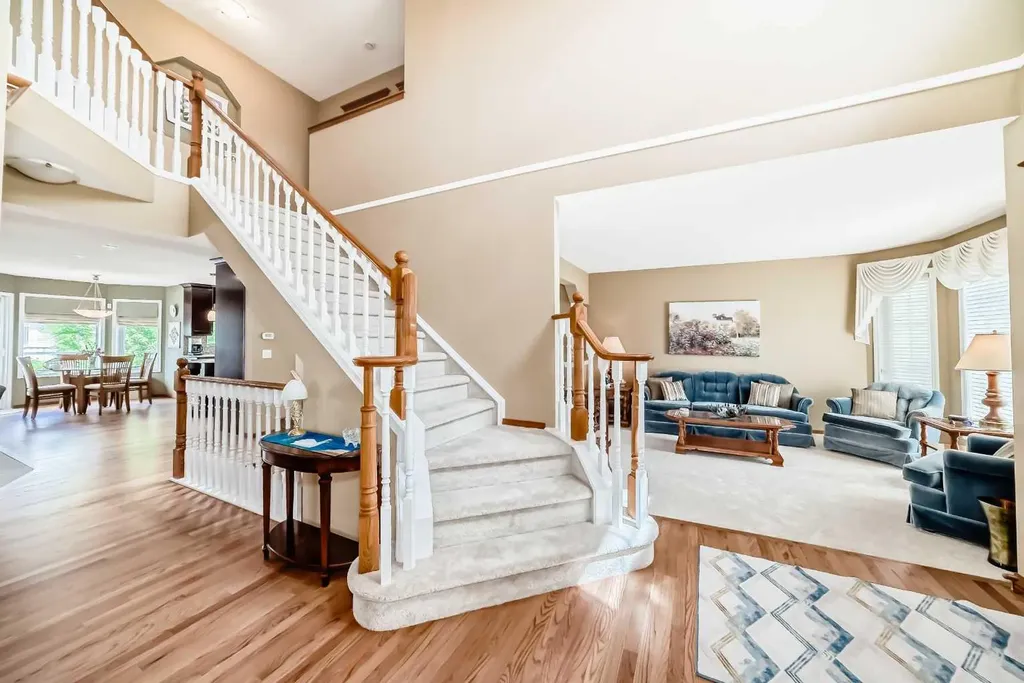 10882 Valley Ridge Drive NW Calgary AB T3B5R1