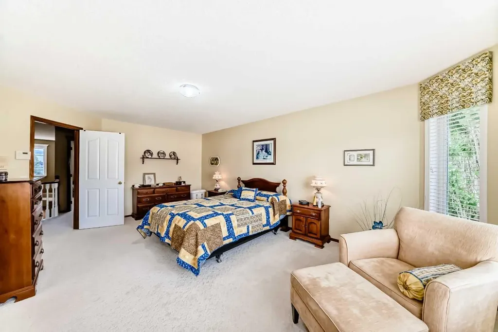 10882 Valley Ridge Drive NW Calgary AB T3B5R1