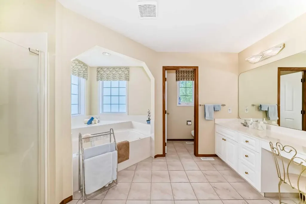 10882 Valley Ridge Drive NW Calgary AB T3B5R1