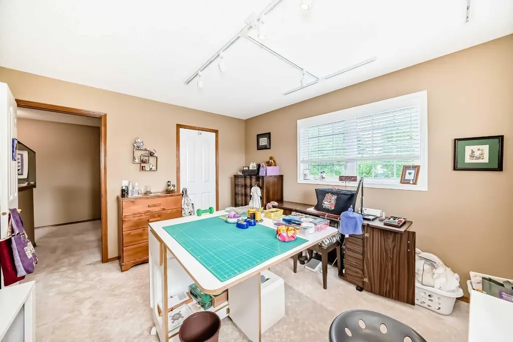 10882 Valley Ridge Drive NW Calgary AB T3B5R1