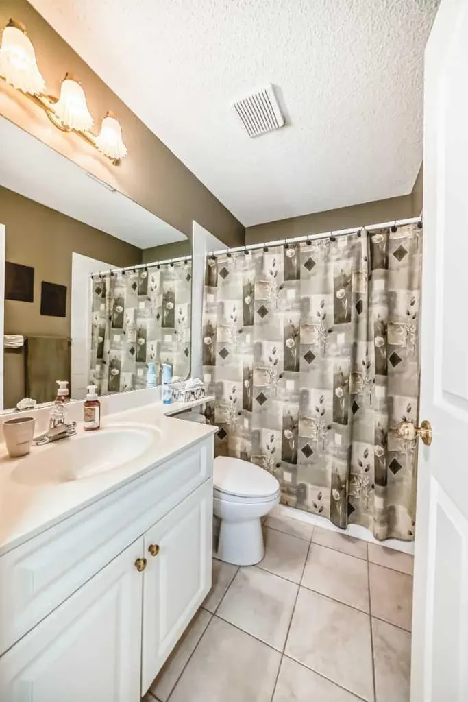 10882 Valley Ridge Drive NW Calgary AB T3B5R1