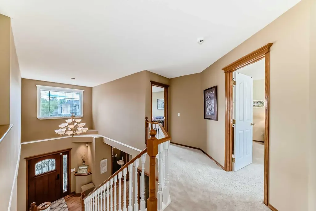 10882 Valley Ridge Drive NW Calgary AB T3B5R1