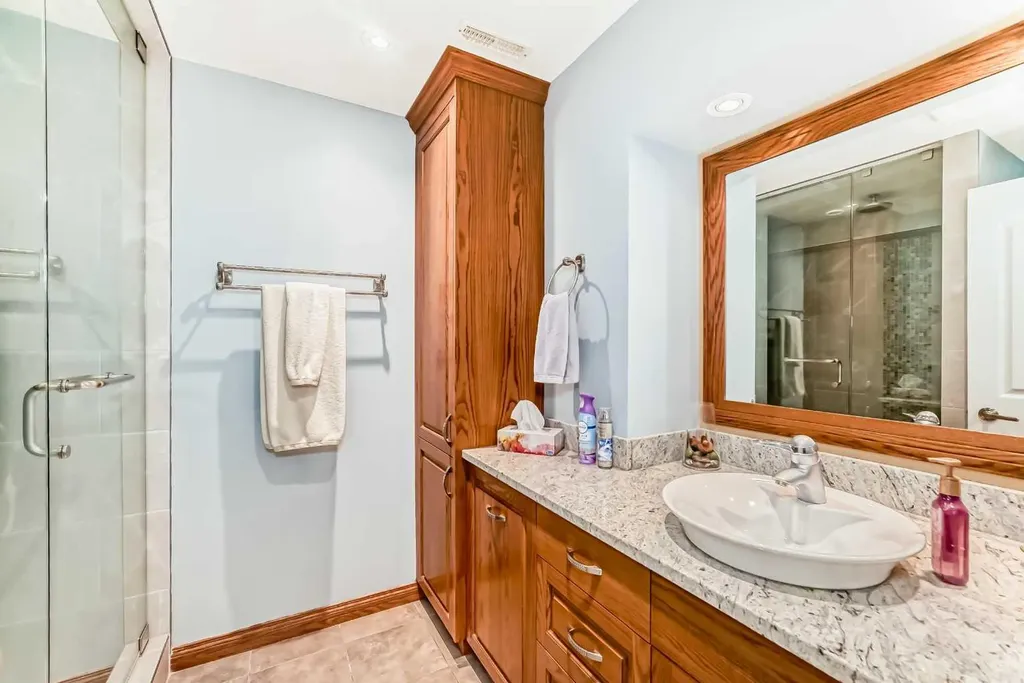 10882 Valley Ridge Drive NW Calgary AB T3B5R1