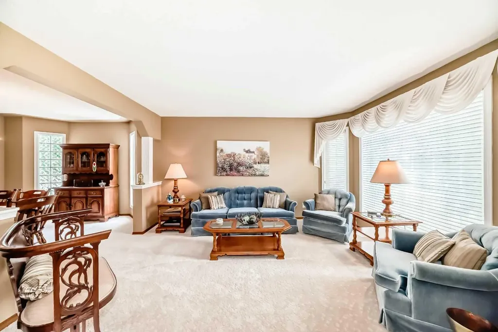 10882 Valley Ridge Drive NW Calgary AB T3B5R1