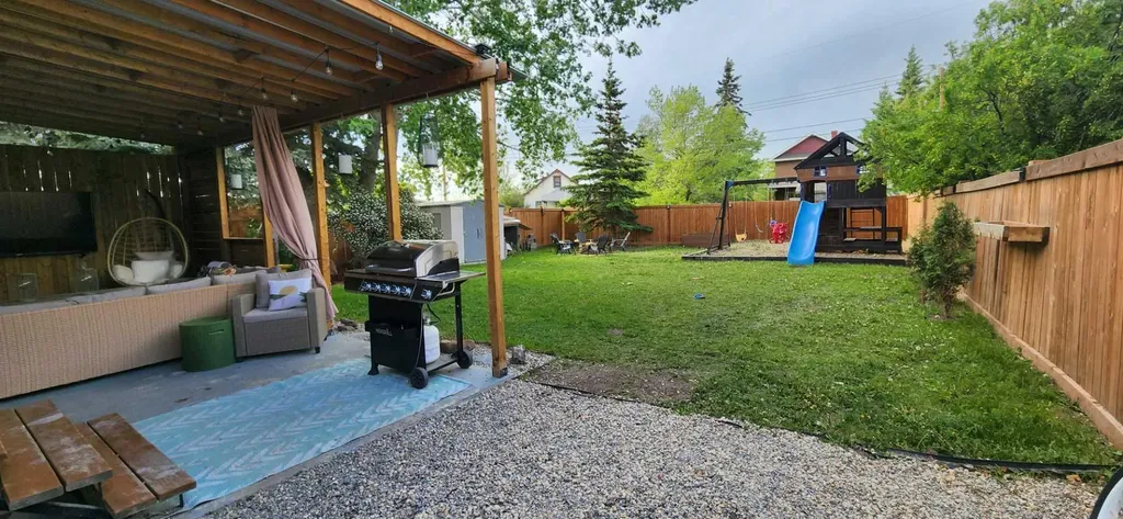 107 6a Beaverlodge AB T0H0C0