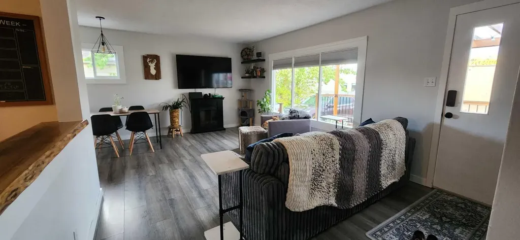 107 6a Beaverlodge AB T0H0C0