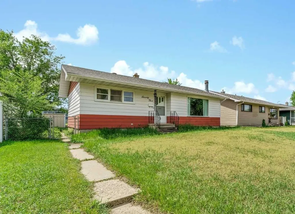 73 Mitchell Crescent NW Medicine Hat AB T1A 6V2