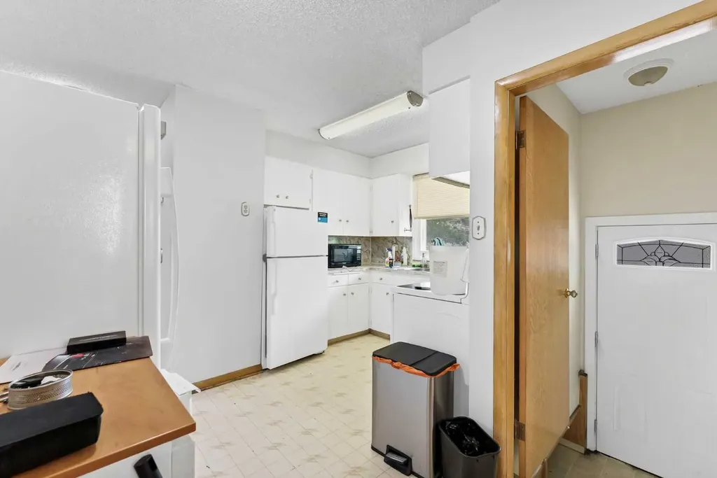 73 Mitchell Crescent NW Medicine Hat AB T1A 6V2