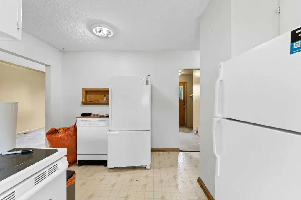 73 Mitchell Crescent NW Medicine Hat AB T1A 6V2