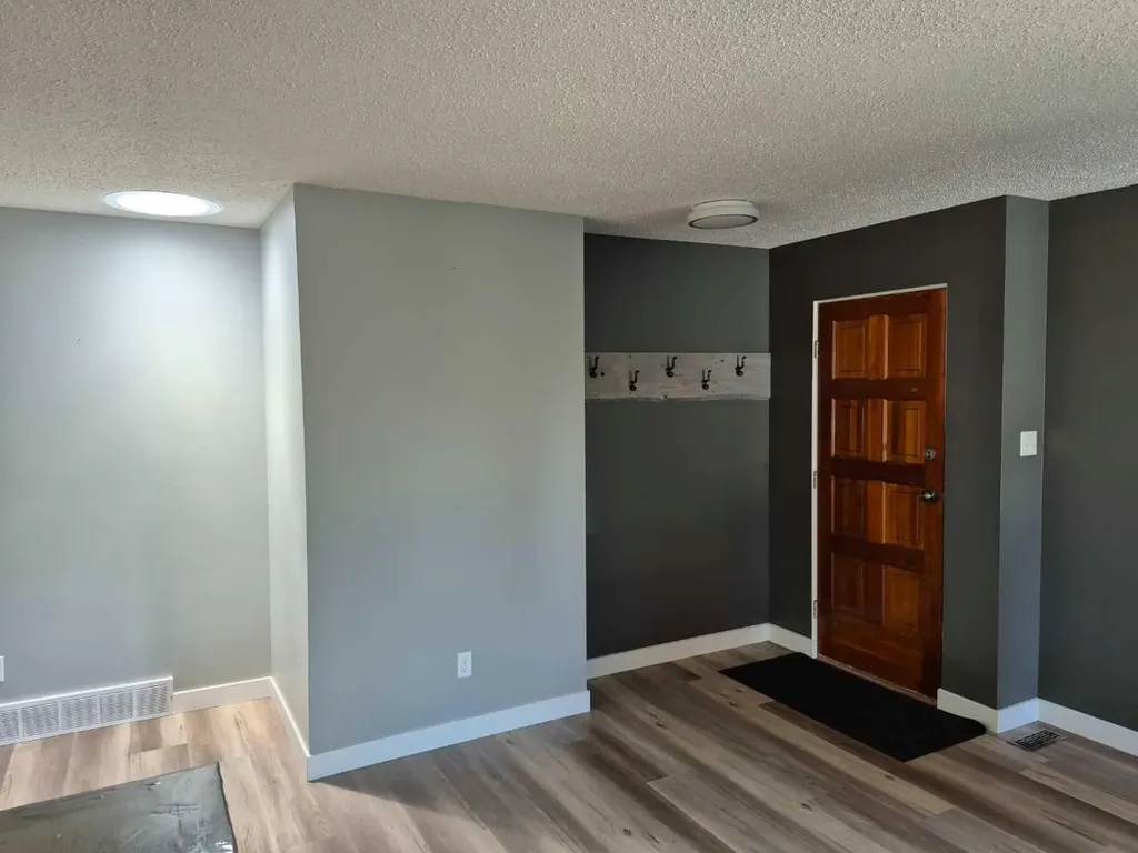 8525 95 Street Grande Prairie AB T8V3E4