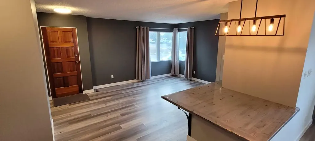 8525 95 Street Grande Prairie AB T8V3E4