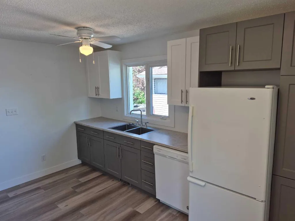 8525 95 Street Grande Prairie AB T8V3E4