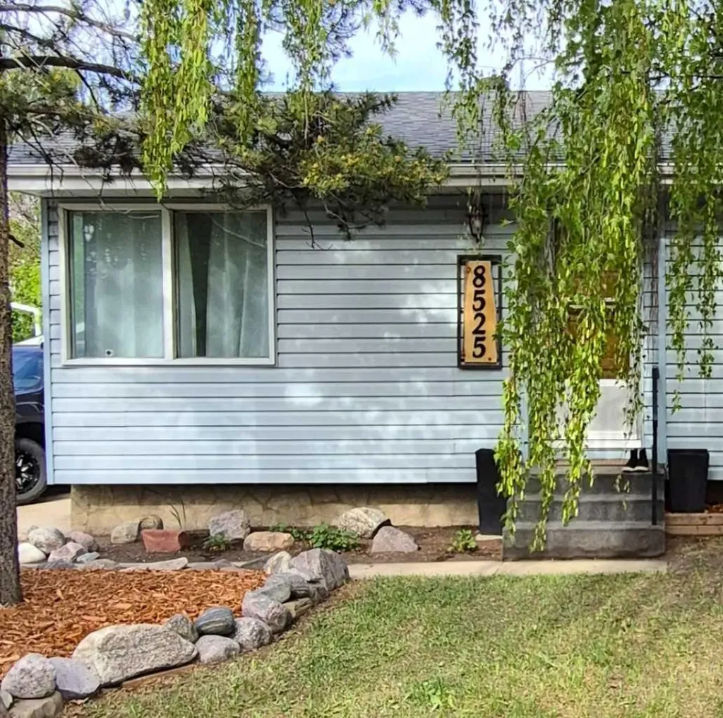 8525 95 Street Grande Prairie AB T8V3E4