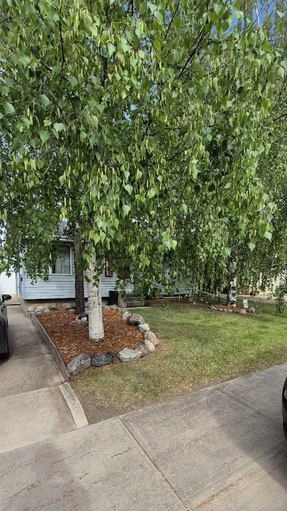 8525 95 Street Grande Prairie AB T8V3E4