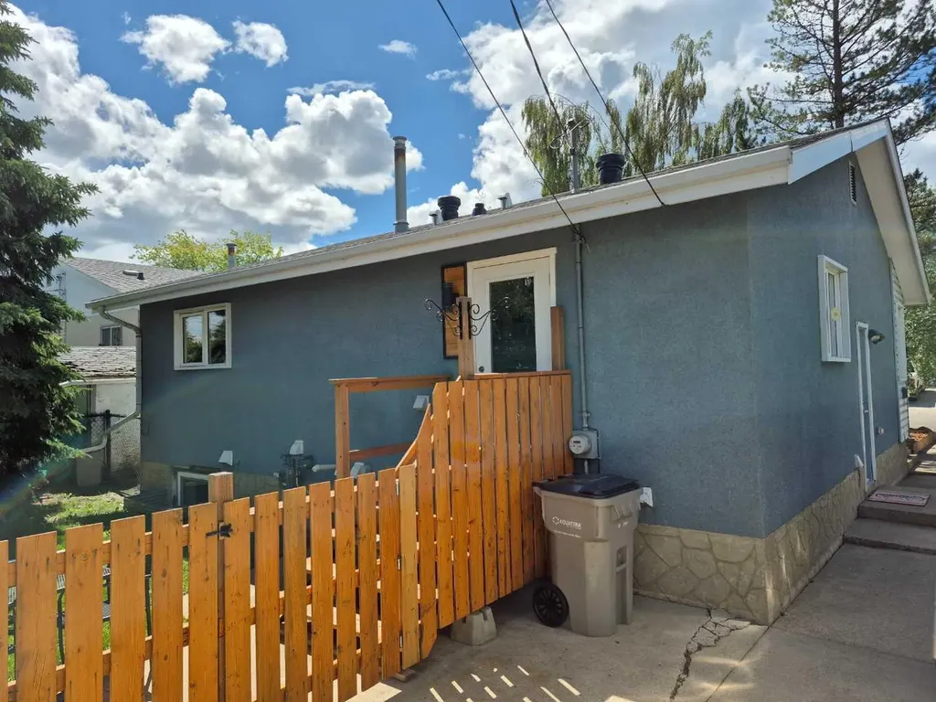 8525 95 Street Grande Prairie AB T8V3E4