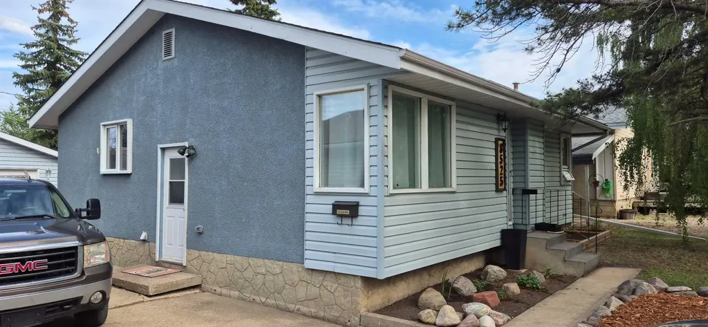8525 95 Street Grande Prairie AB T8V3E4