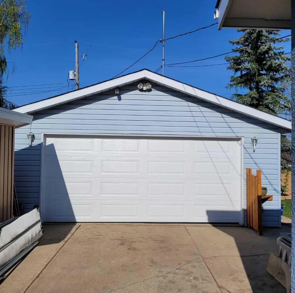8525 95 Street Grande Prairie AB T8V3E4