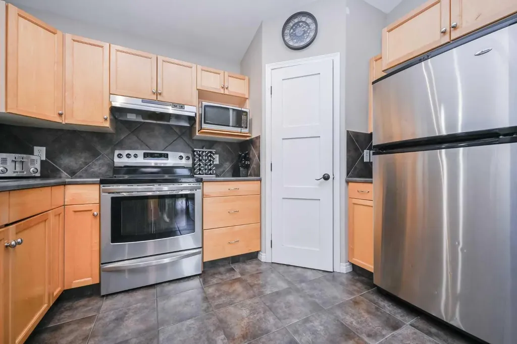 73 Pinnacle Avenue Grande Prairie AB T8W 2V8
