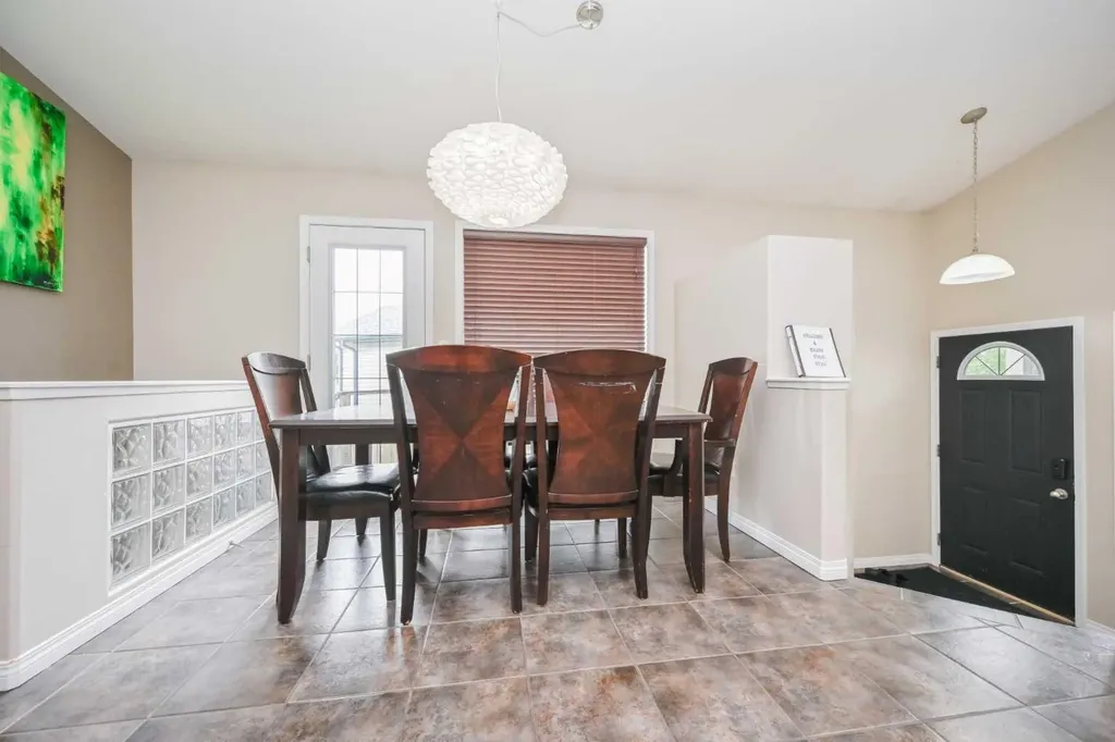 73 Pinnacle Avenue Grande Prairie AB T8W 2V8