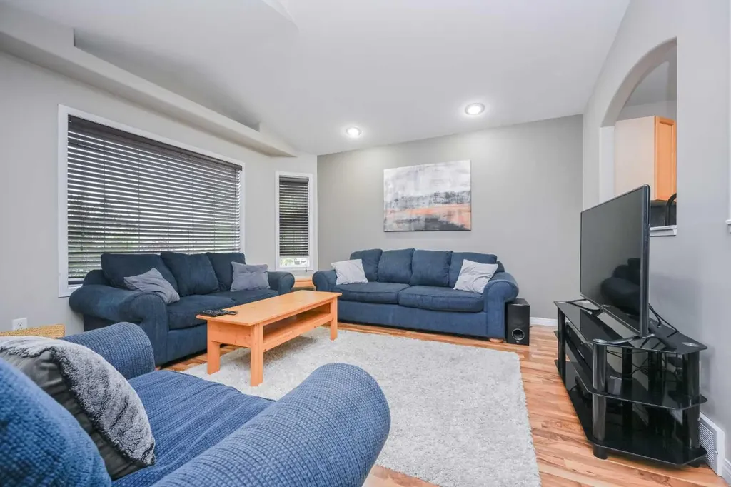 73 Pinnacle Avenue Grande Prairie AB T8W 2V8