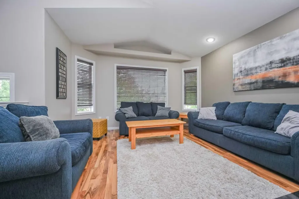 73 Pinnacle Avenue Grande Prairie AB T8W 2V8