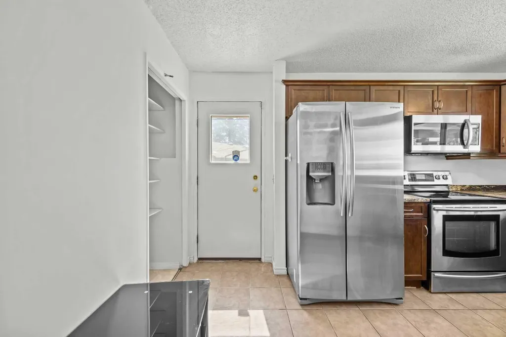 60 Ogmoor Crescent SE Calgary AB T2C2E9