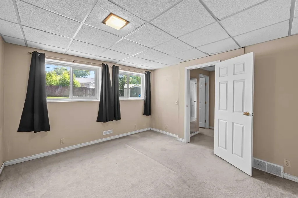 60 Ogmoor Crescent SE Calgary AB T2C2E9