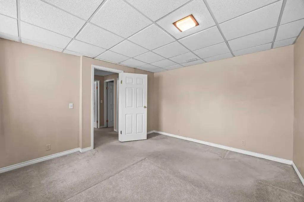 60 Ogmoor Crescent SE Calgary AB T2C2E9