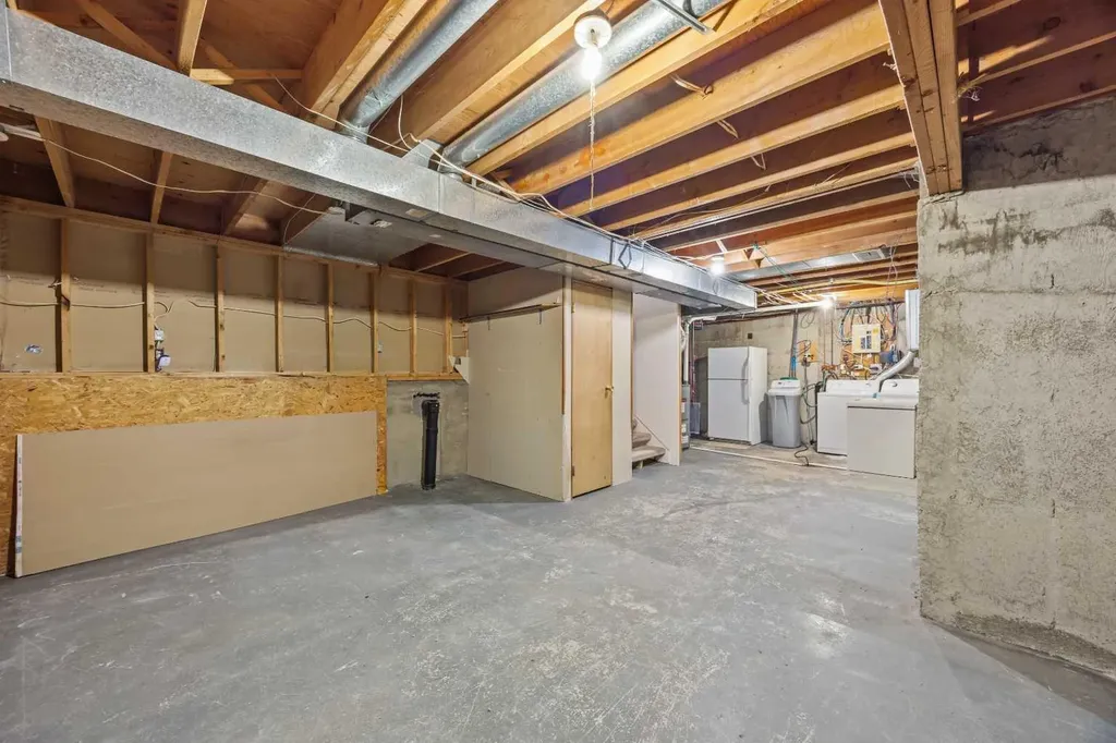 60 Ogmoor Crescent SE Calgary AB T2C2E9
