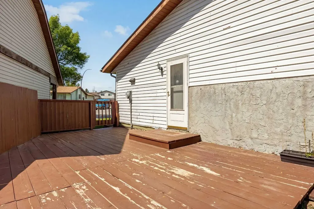 60 Ogmoor Crescent SE Calgary AB T2C2E9