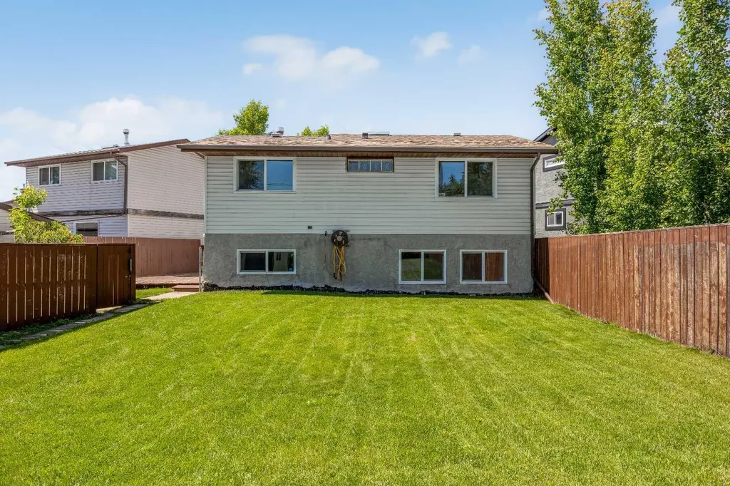 60 Ogmoor Crescent SE Calgary AB T2C2E9