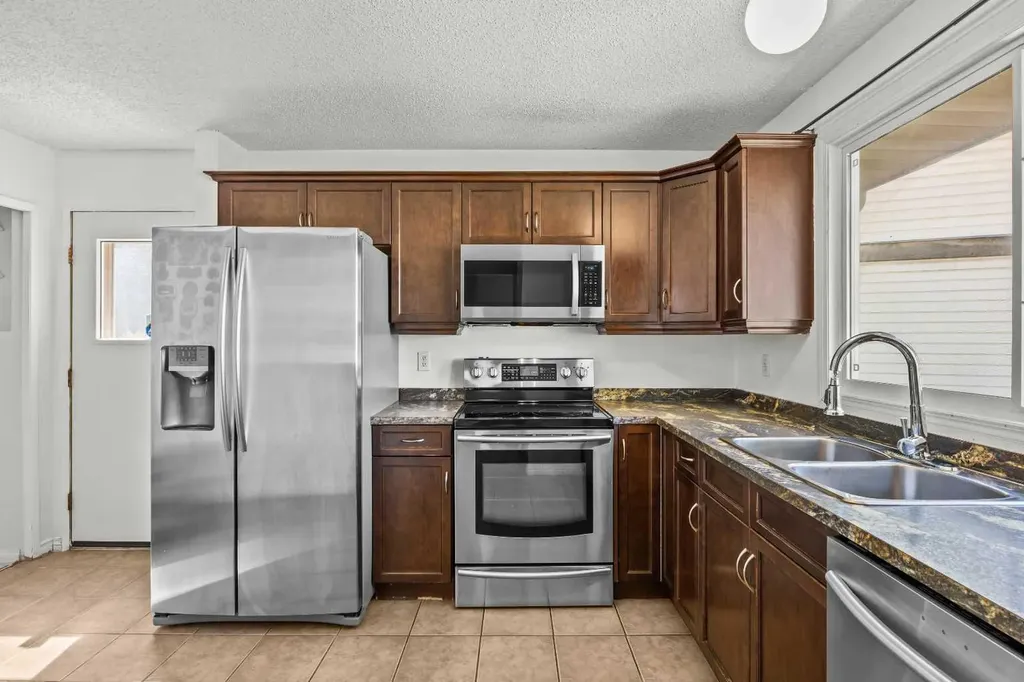 60 Ogmoor Crescent SE Calgary AB T2C2E9