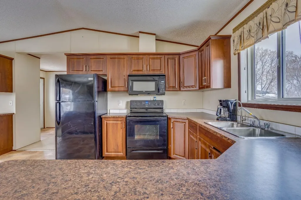 292 Greenwich Lane Fort Mcmurray AB T9H3Z3