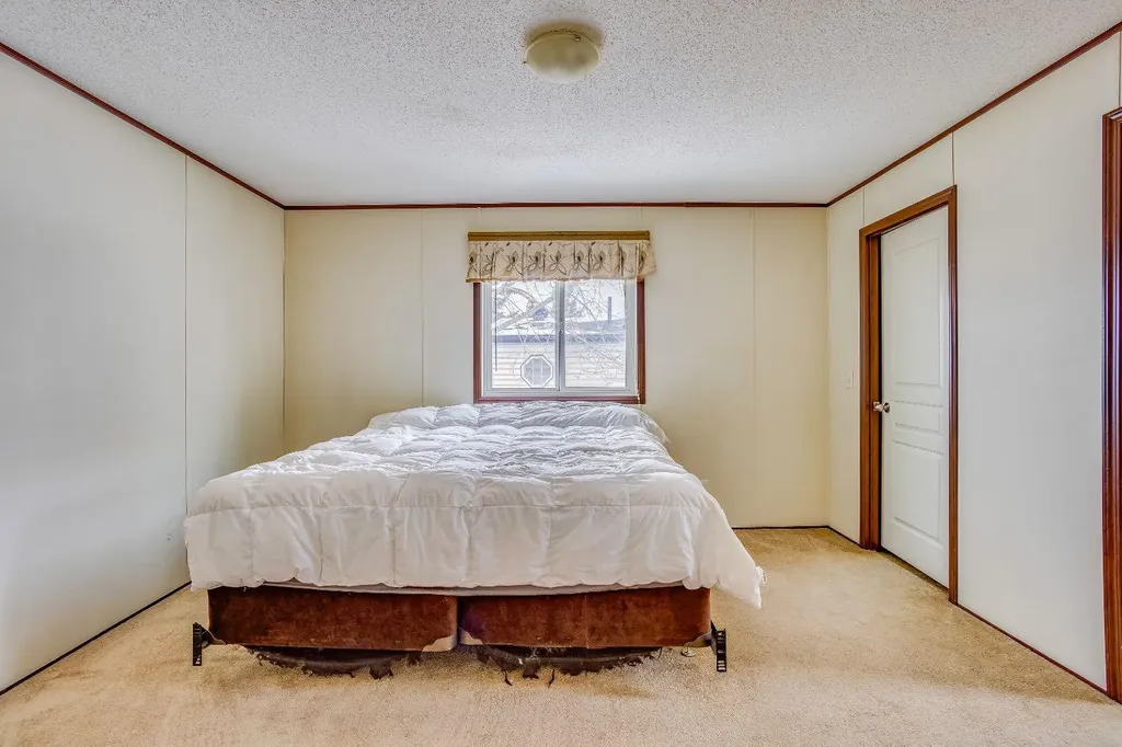 292 Greenwich Lane Fort Mcmurray AB T9H3Z3