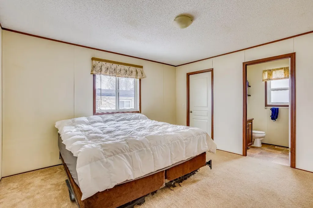 292 Greenwich Lane Fort Mcmurray AB T9H3Z3