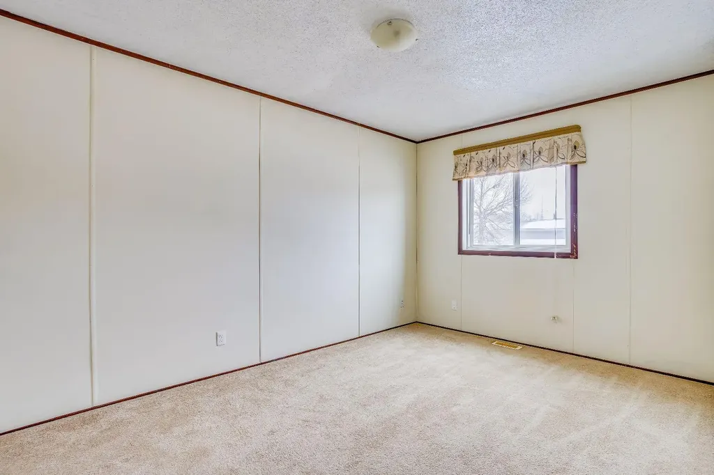 292 Greenwich Lane Fort Mcmurray AB T9H3Z3