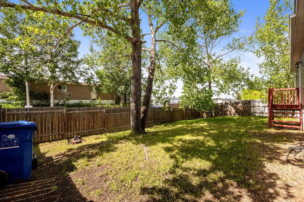 292 Greenwich Lane Fort Mcmurray AB T9H3Z3